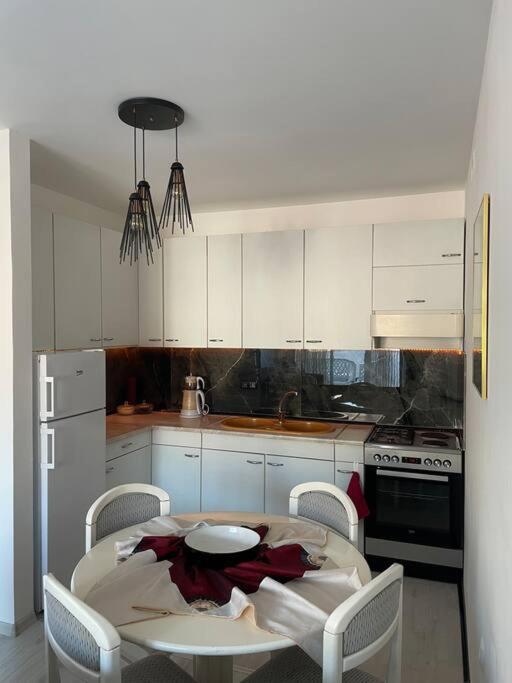 Appartement Penthouse With Castle View à Prizren Extérieur photo