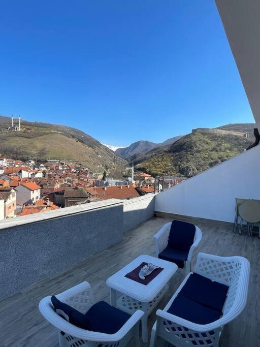 Appartement Penthouse With Castle View à Prizren Extérieur photo