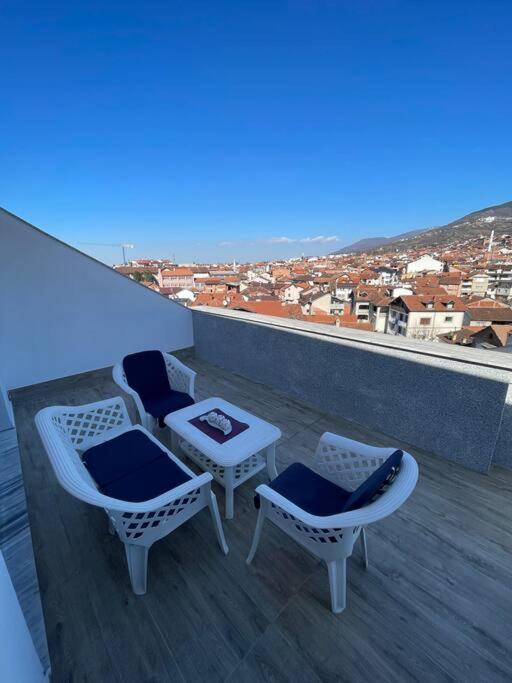 Appartement Penthouse With Castle View à Prizren Extérieur photo